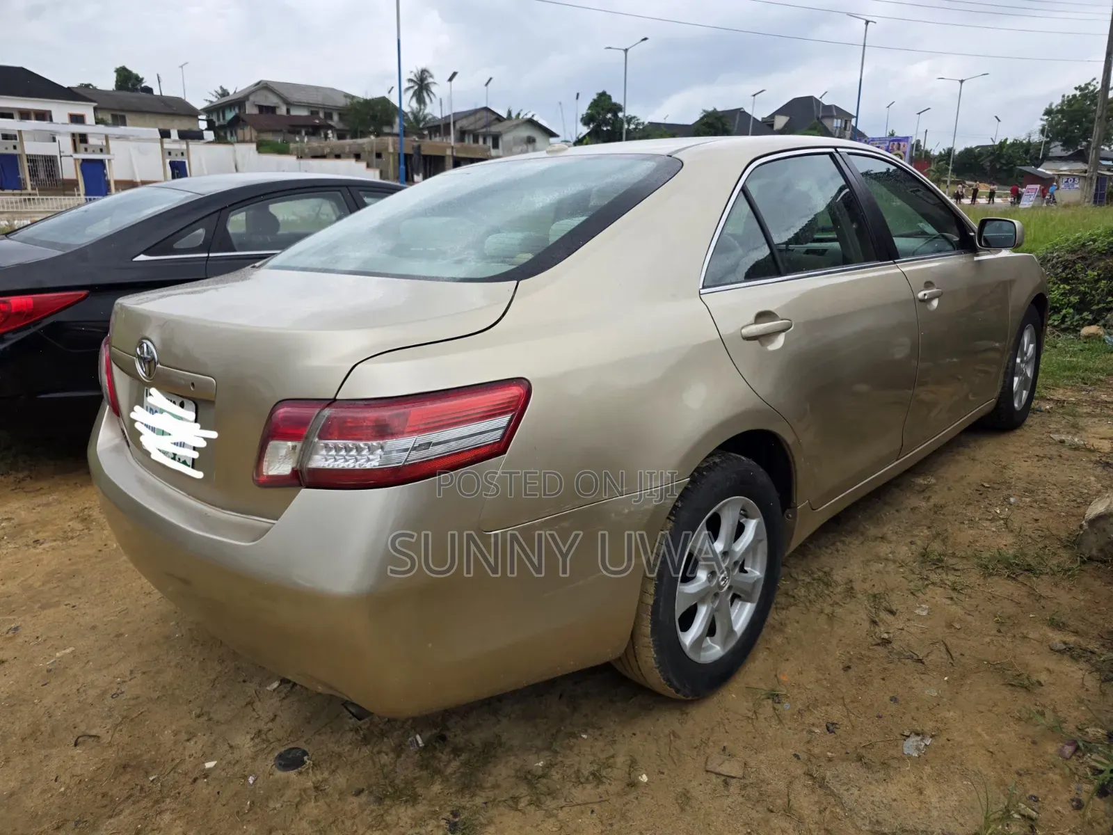 Toyota Camry 2011 Gold