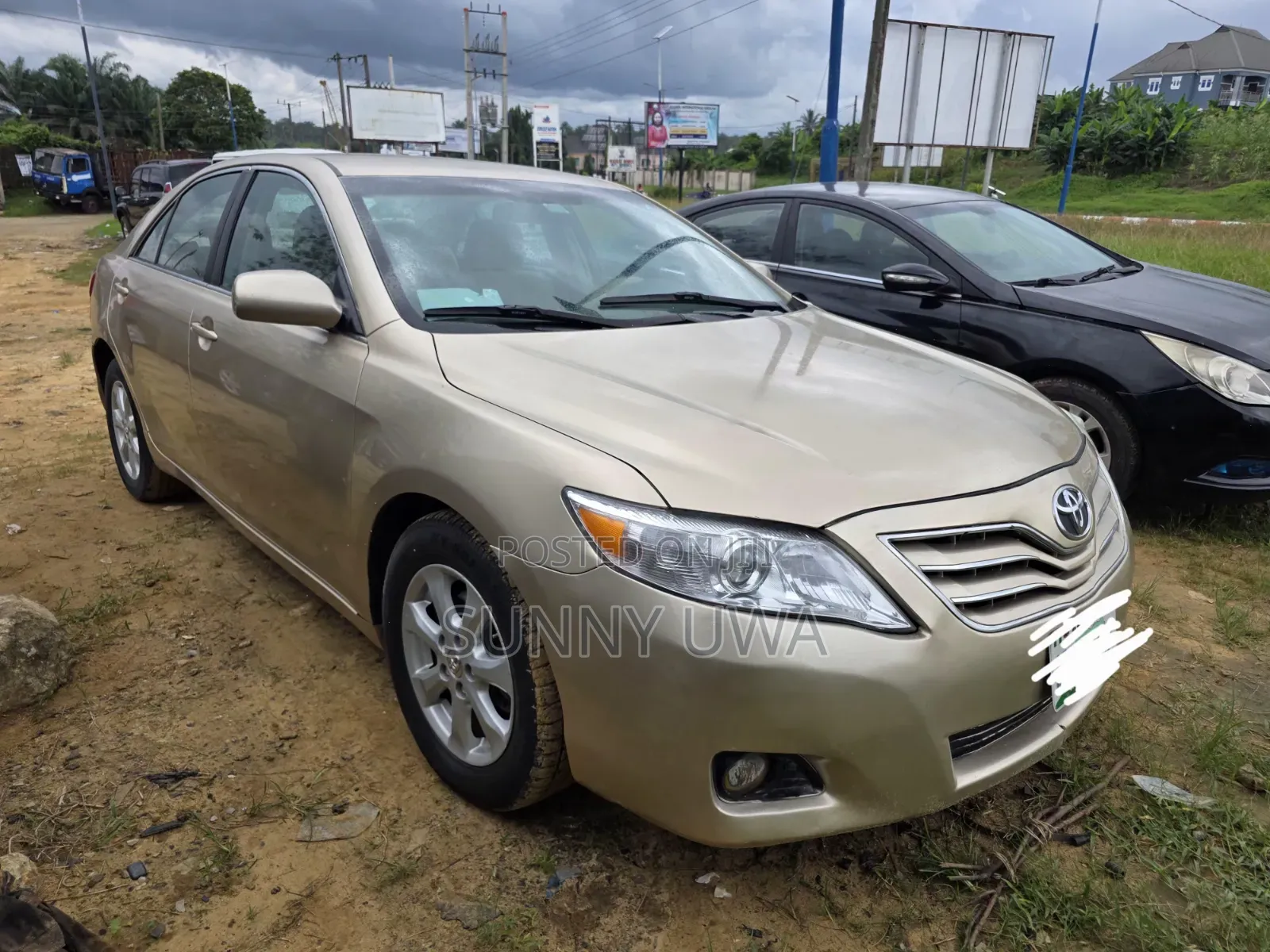 Toyota Camry 2011 Gold