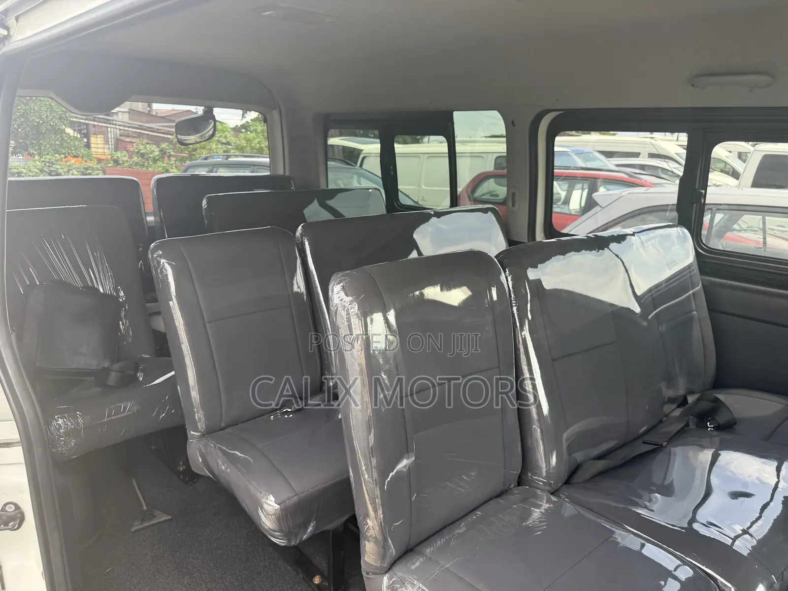 Toyota HiAce 2015 White