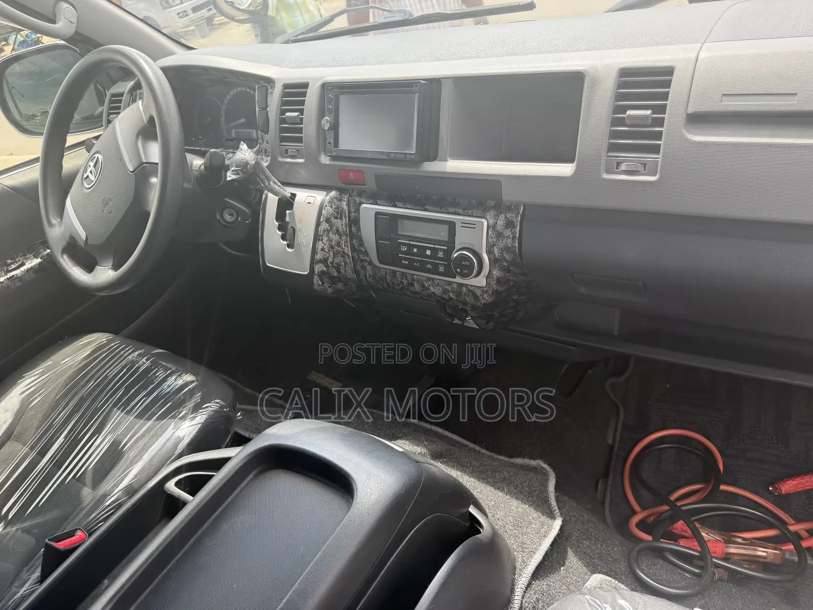 Toyota HiAce 2015 White