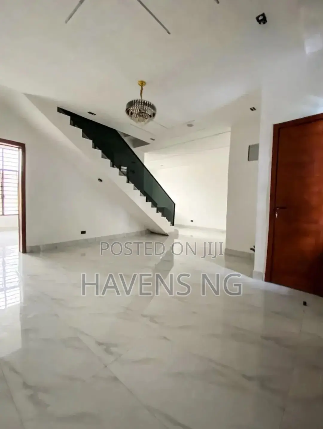 4bdrm Duplex in Chevron for sale