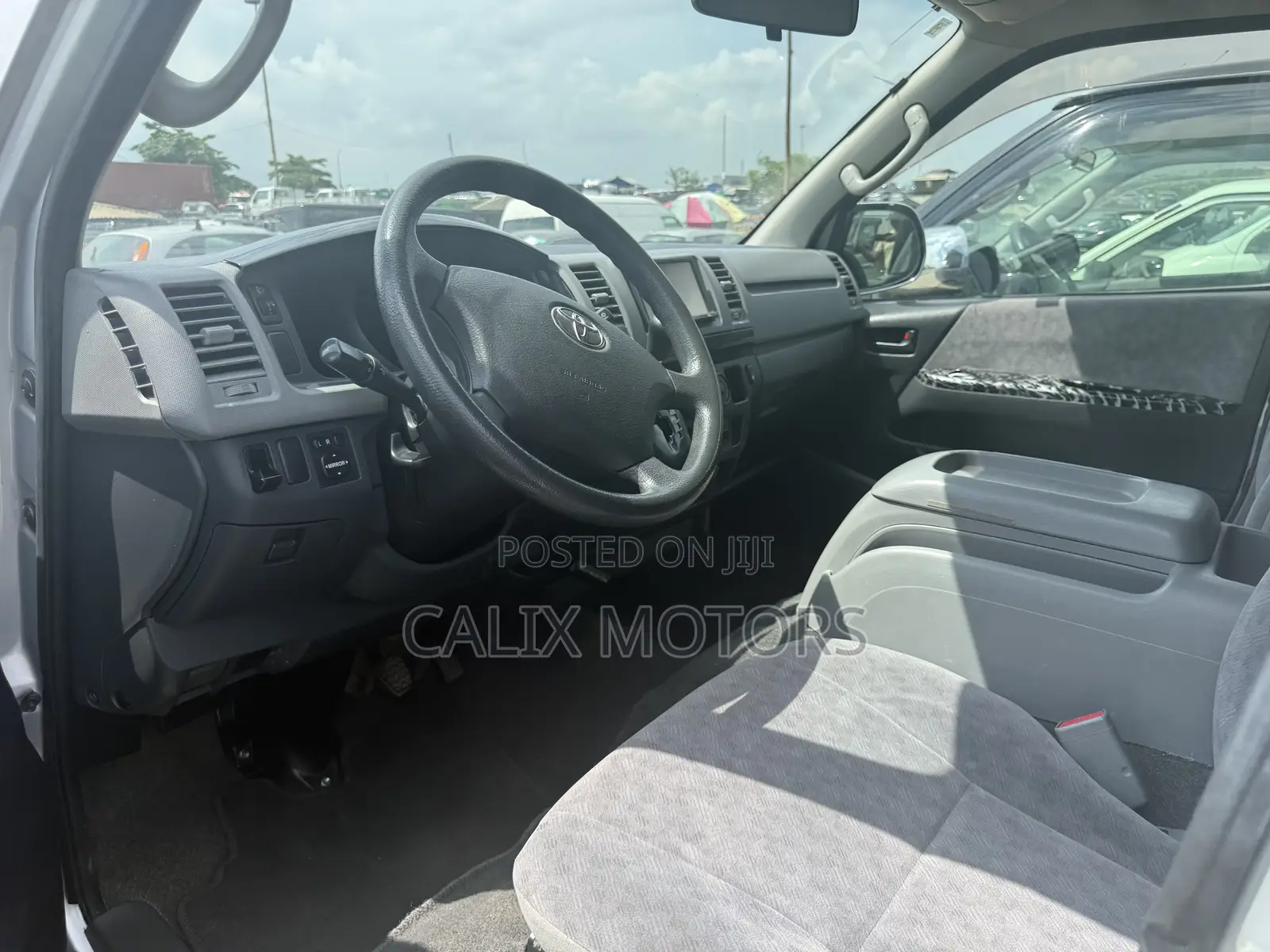 Toyota HiAce 2014 Grey