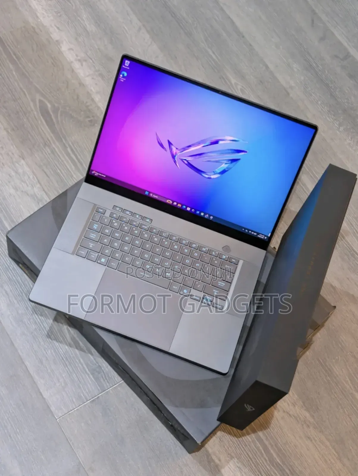 New Laptop Asus ROG Zephyrus G16 16GB Intel Core Ultra 9 SSD 1T