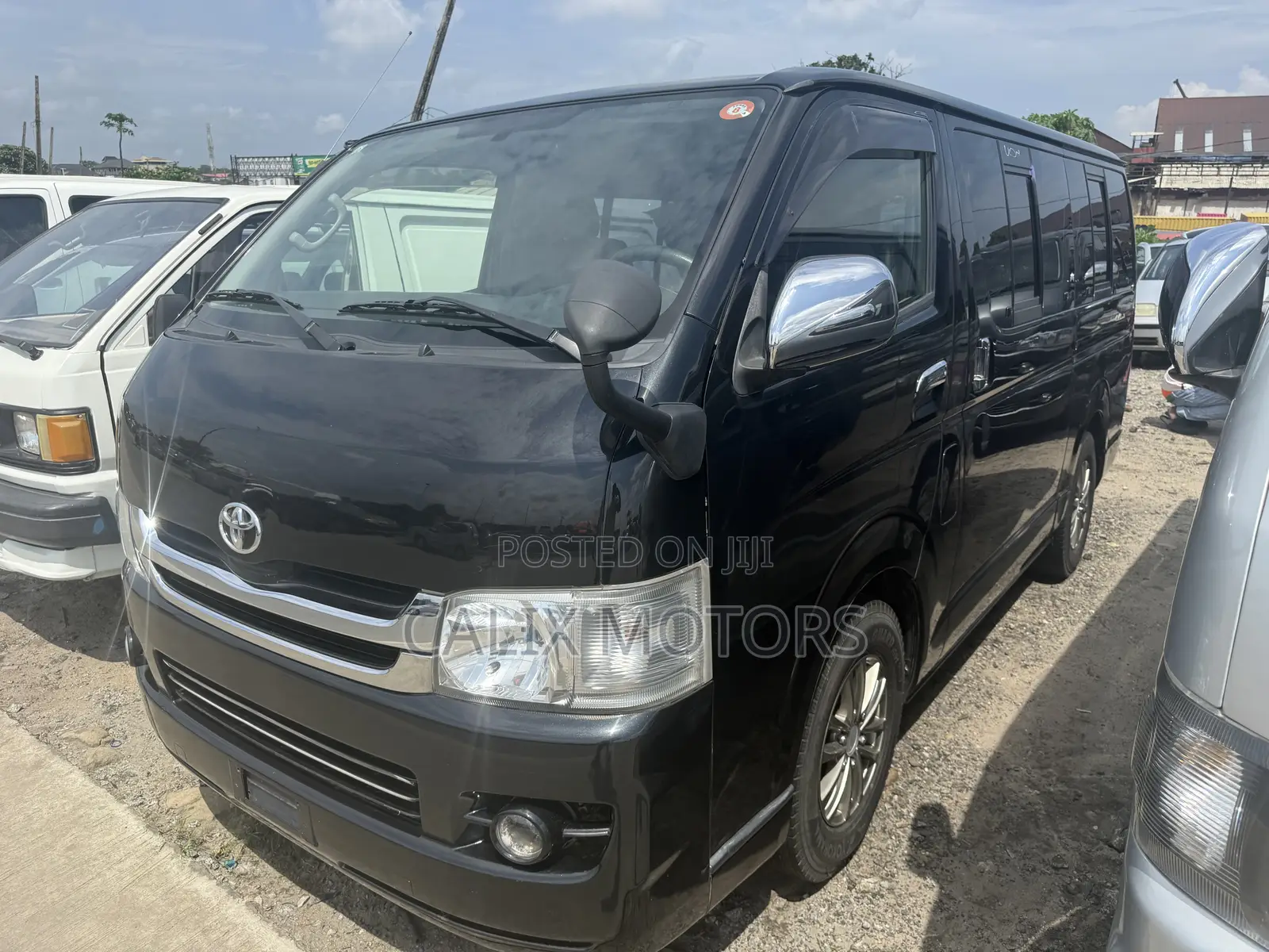 Toyota HiAce 2013 Black