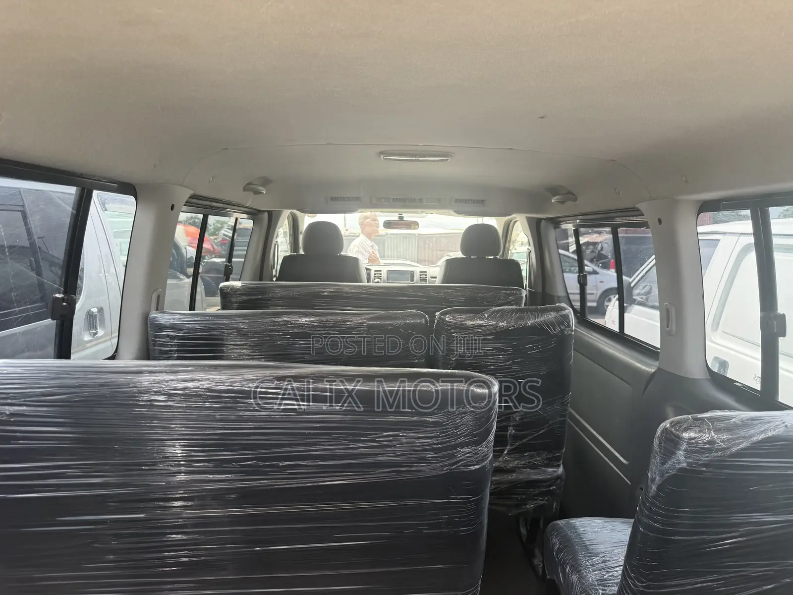 Toyota HiAce 2013 Black