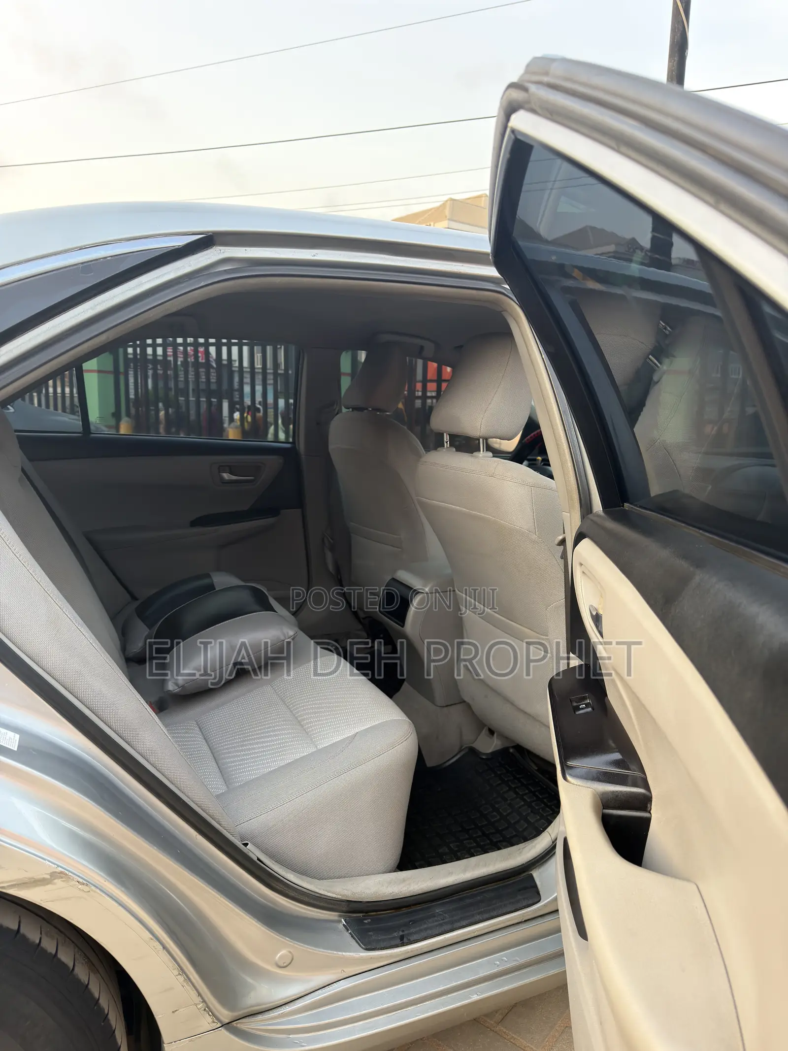 Toyota Camry 2016 Silver