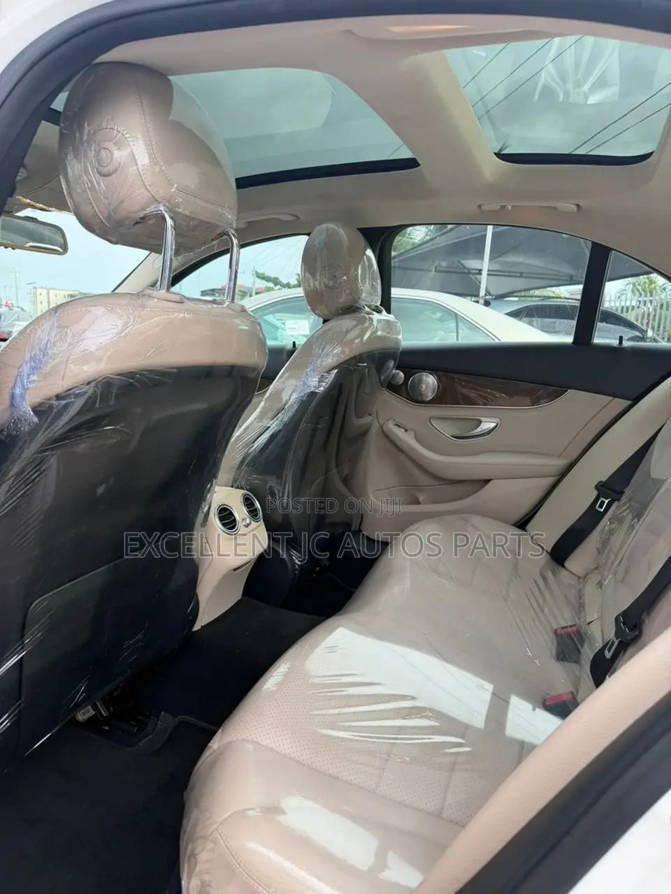 Mercedes-Benz C300 Luxury 4dr AWD 4Matic Sedan (2.0L 4cyl 7A) 2015