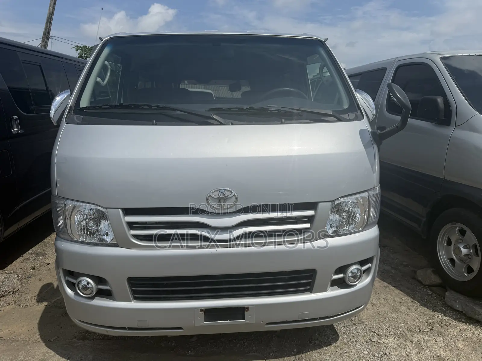Toyota HiAce 2013 Silver