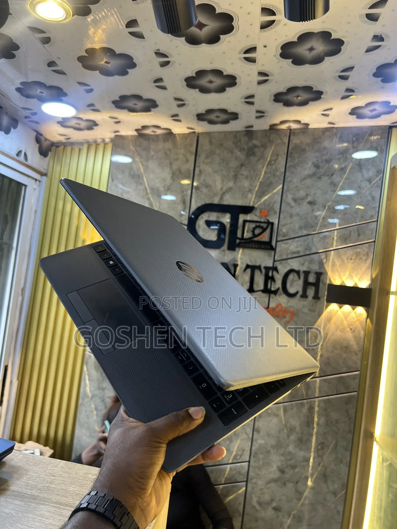 Laptop HP 255 G8 8GB AMD Ryzen 5 SSD 256GB