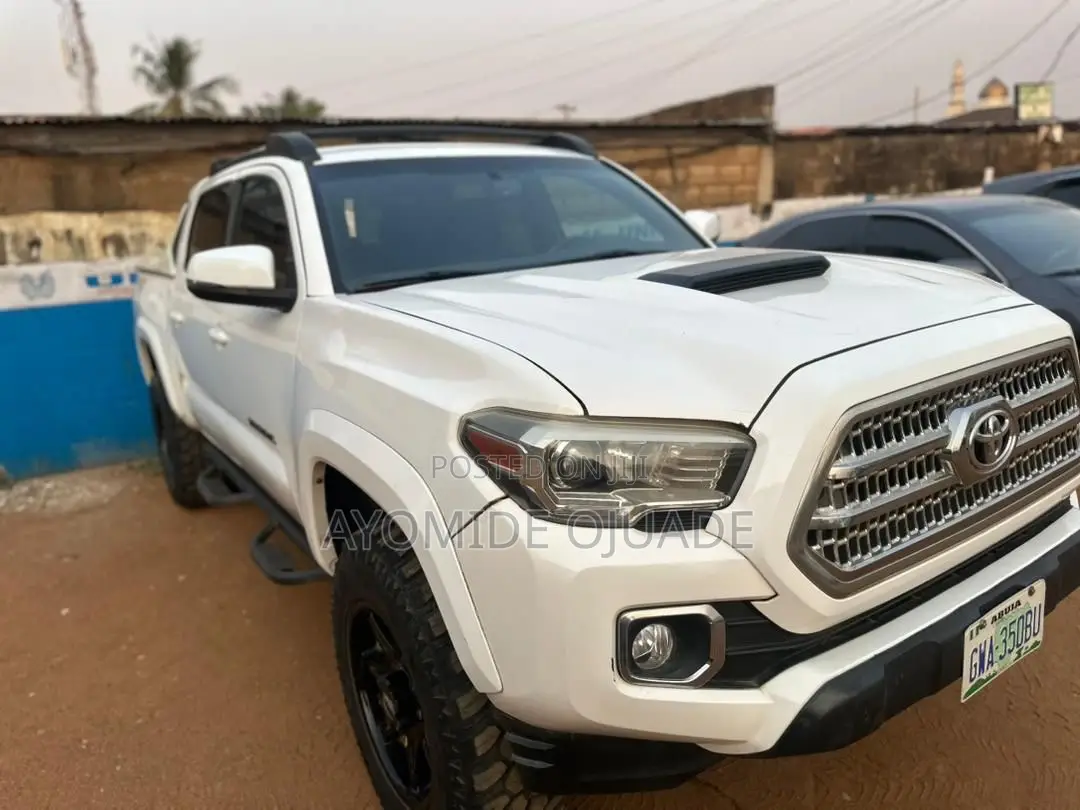 Toyota Tacoma TRD Sport 2017 White