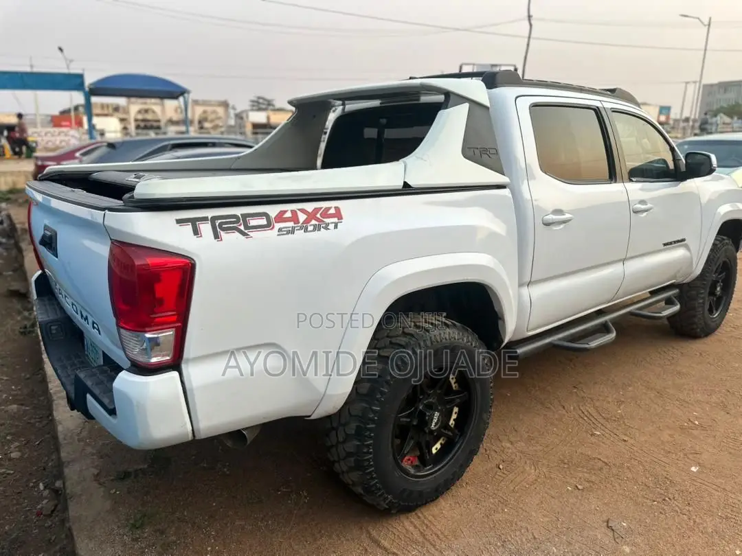 Toyota Tacoma TRD Sport 2017 White