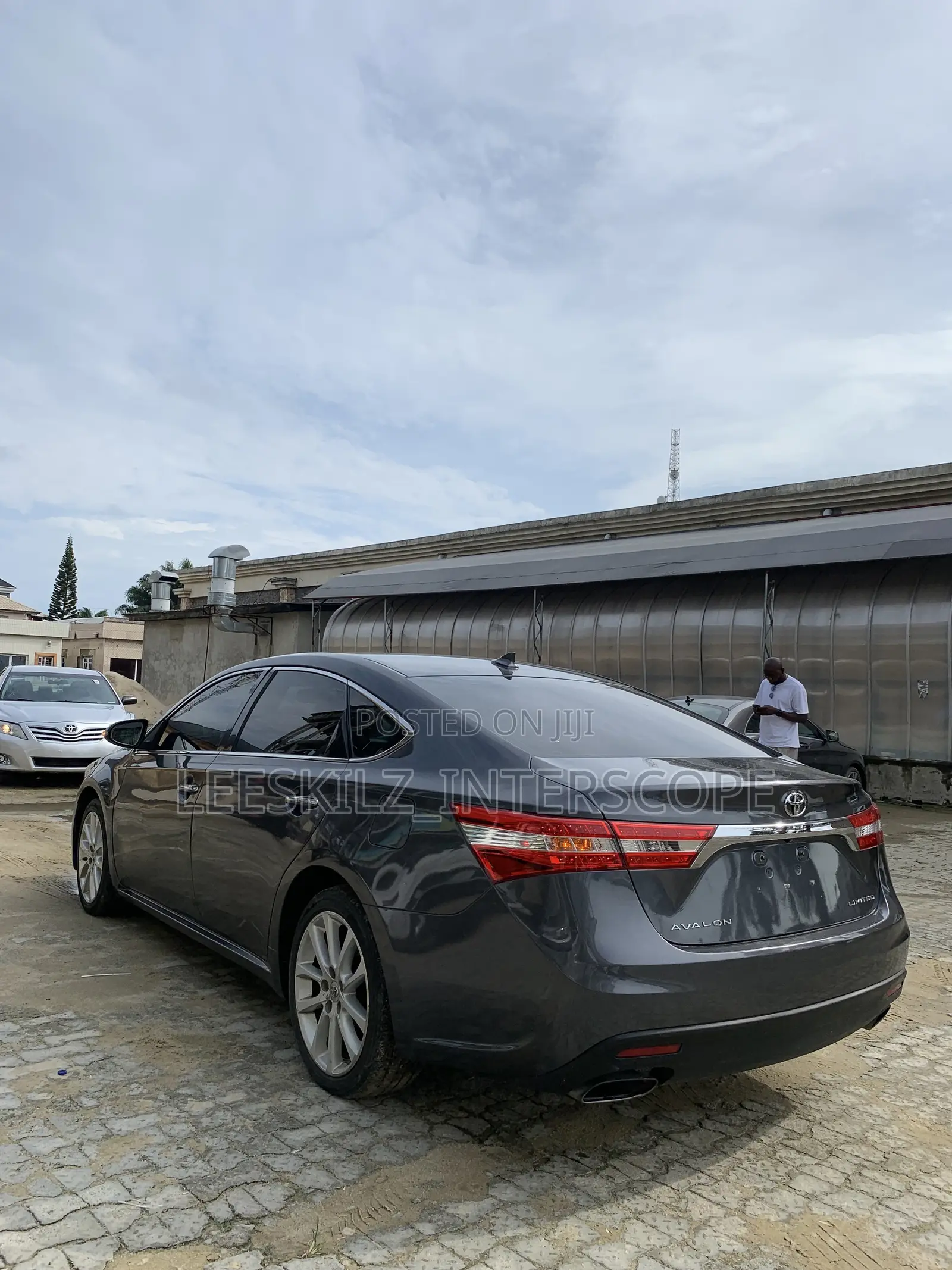 Toyota Avalon Limited 4dr Sedan (3.5L 6cyl 6A) 2014