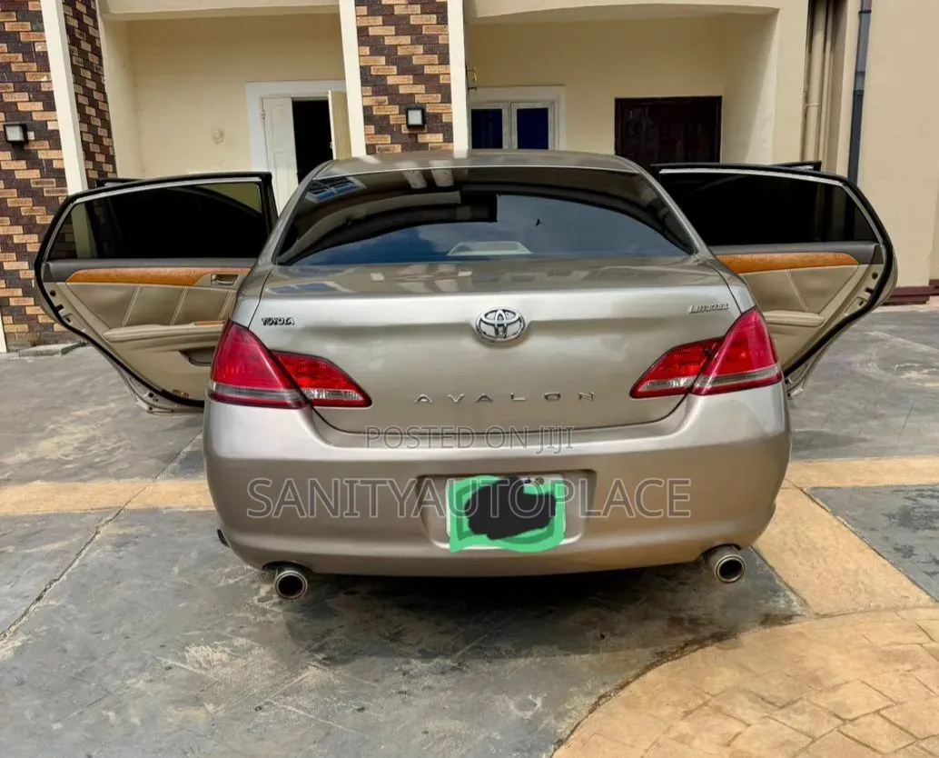 Toyota Avalon Limited 2007 Gold