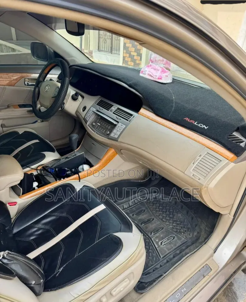 Toyota Avalon Limited 2007 Gold