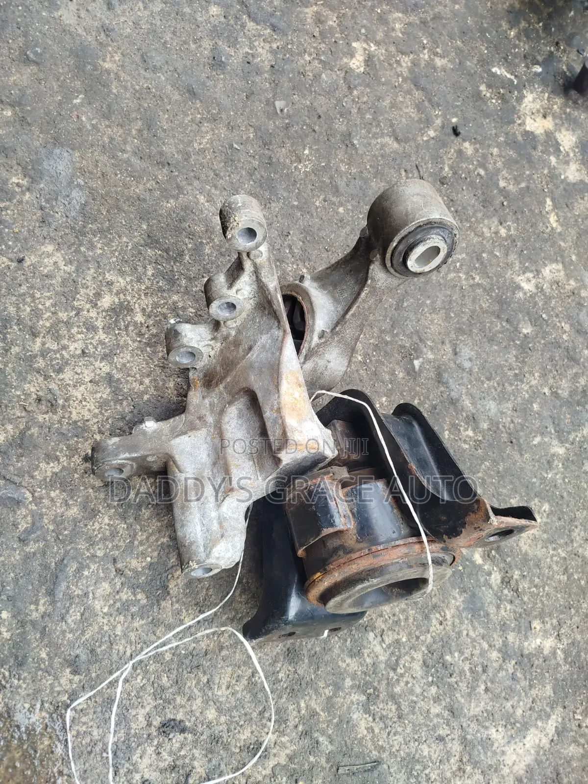 2012-2016 Nissan Altima/Nissan Juke Engine Seat