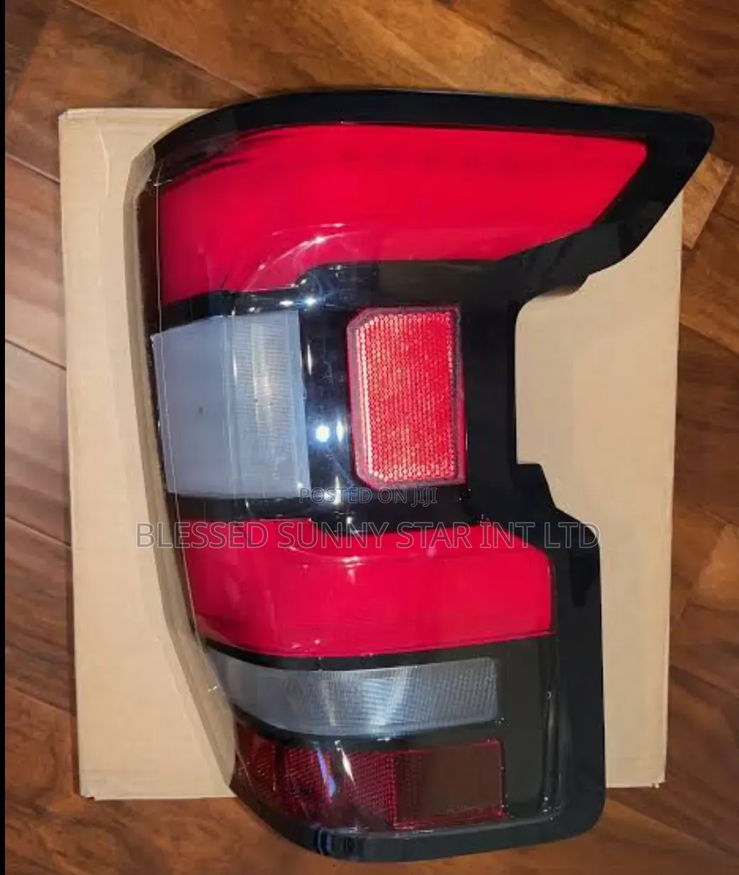 Back Light Nissan Frontier 2024. Set