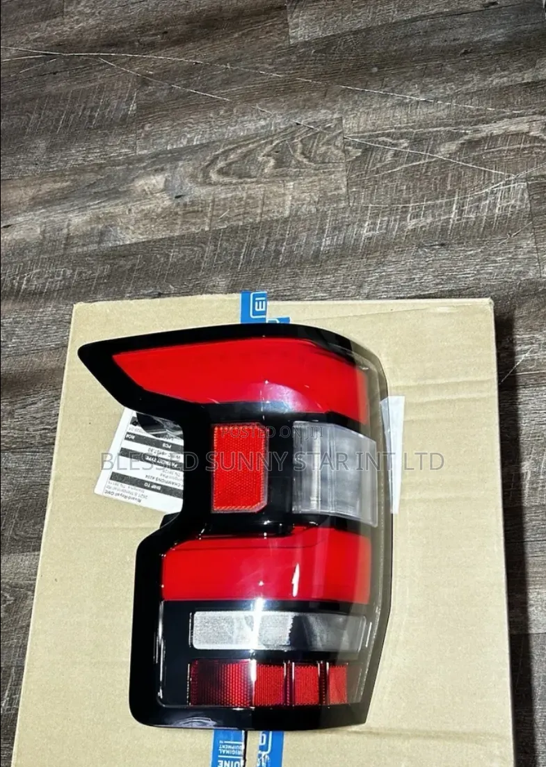 Back Light Nissan Frontier 2024. Set