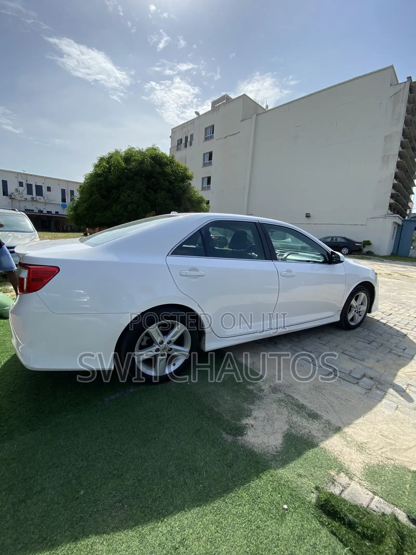Toyota Camry L 4dr Sedan (2.5L 4cyl 6A) 2012 White