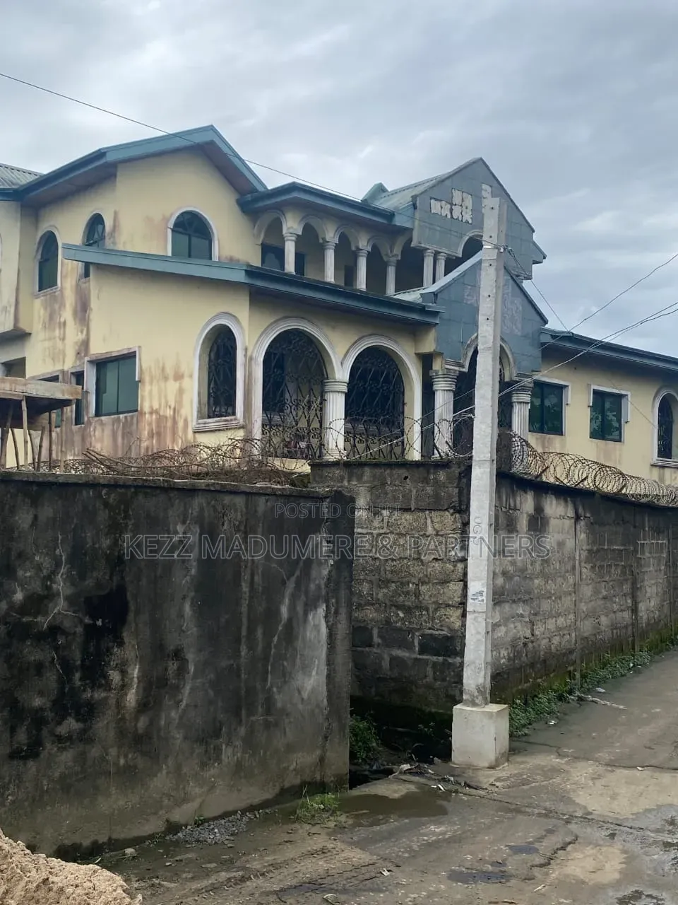 8bdrm Duplex in Agip Estate, Port, Obio-Akpor for sale