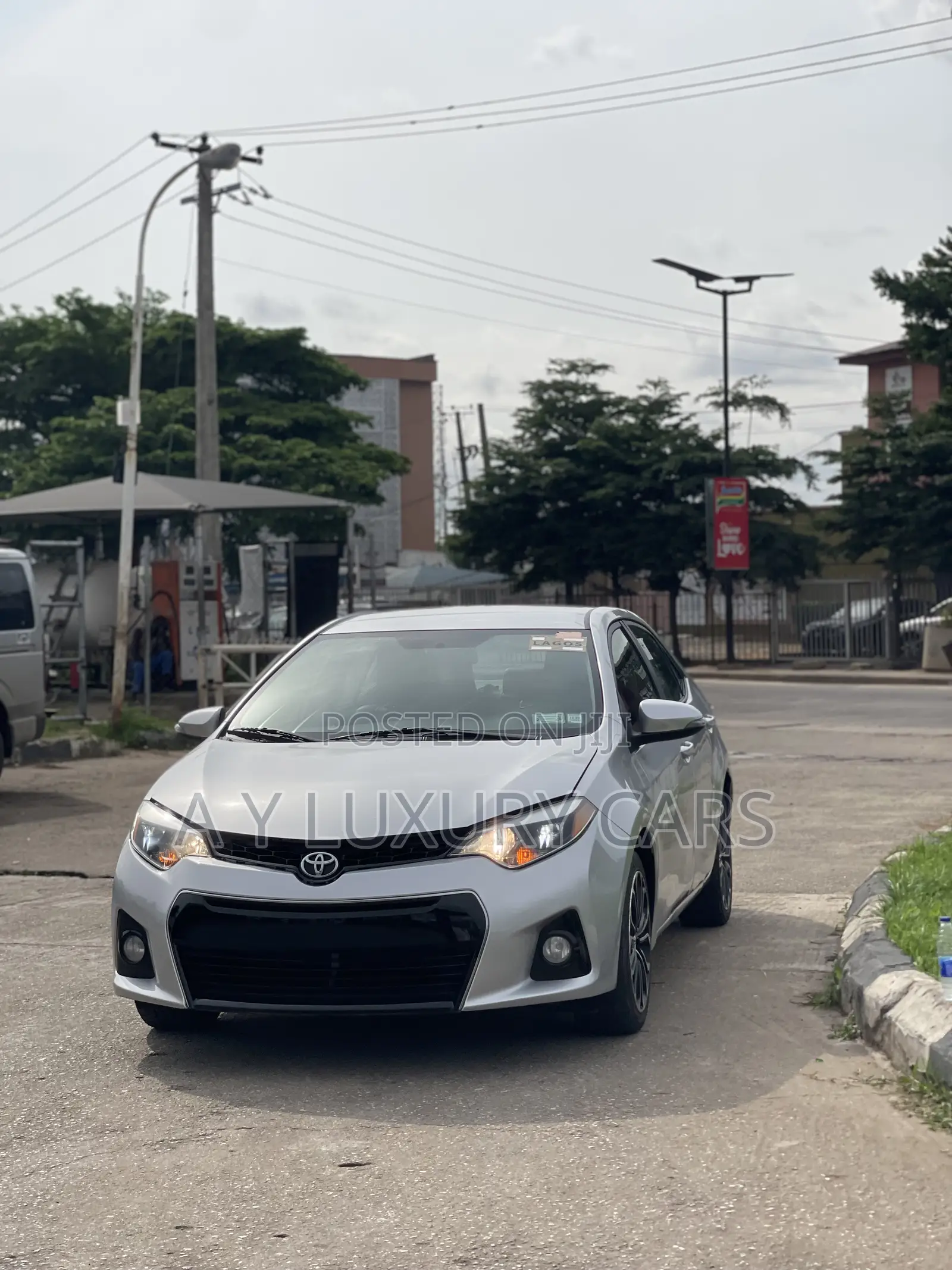 Toyota Corolla S 4dr Sedan (1.8L 4cyl CVT) 2015 Silver