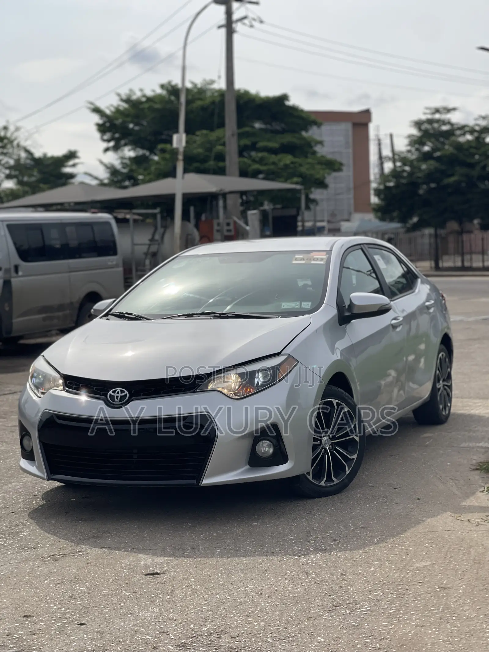 Toyota Corolla S 4dr Sedan (1.8L 4cyl CVT) 2015 Silver