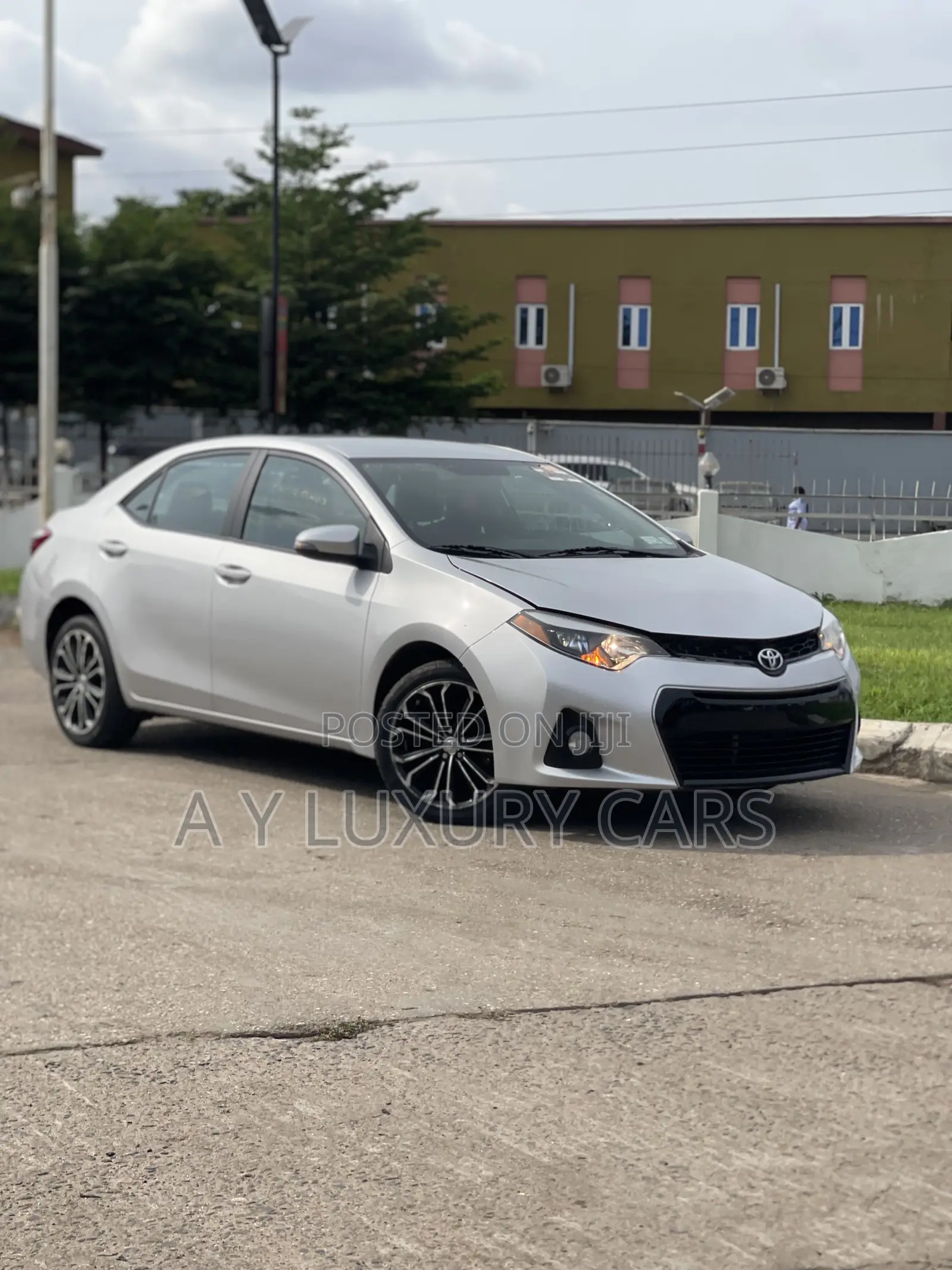 Toyota Corolla S 4dr Sedan (1.8L 4cyl CVT) 2015 Silver