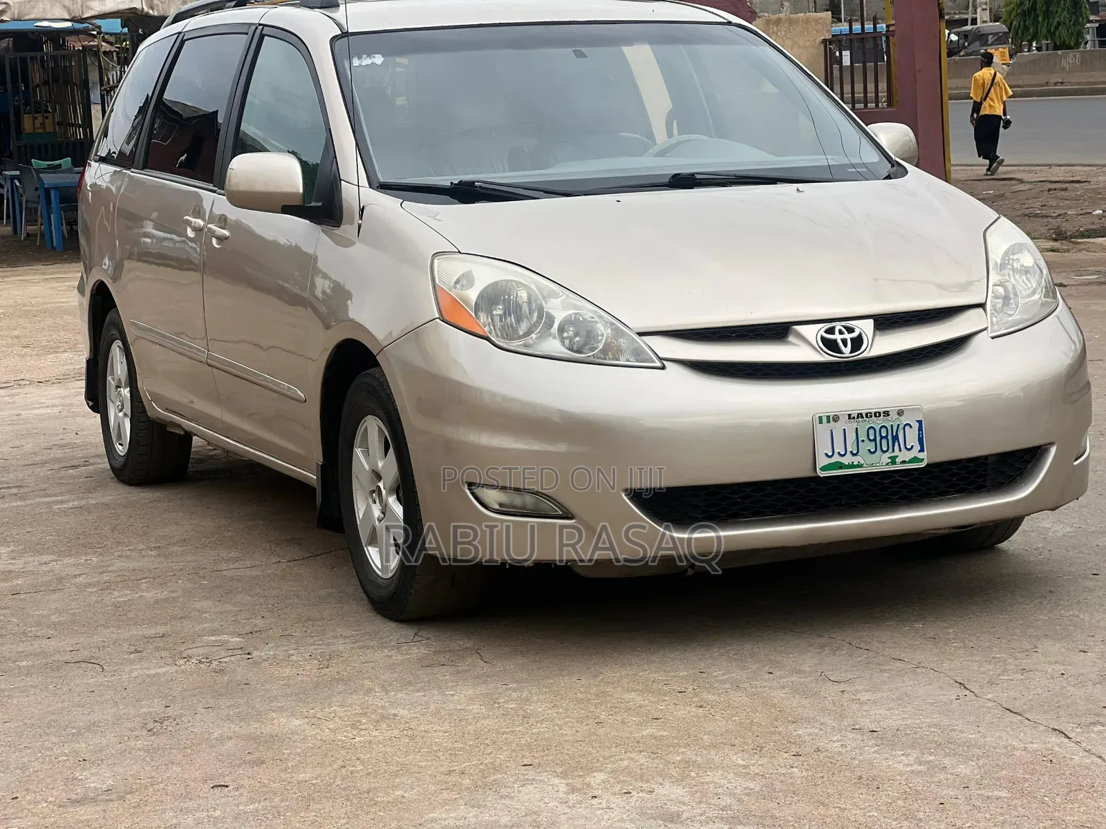 Toyota Sienna 2008 Gold