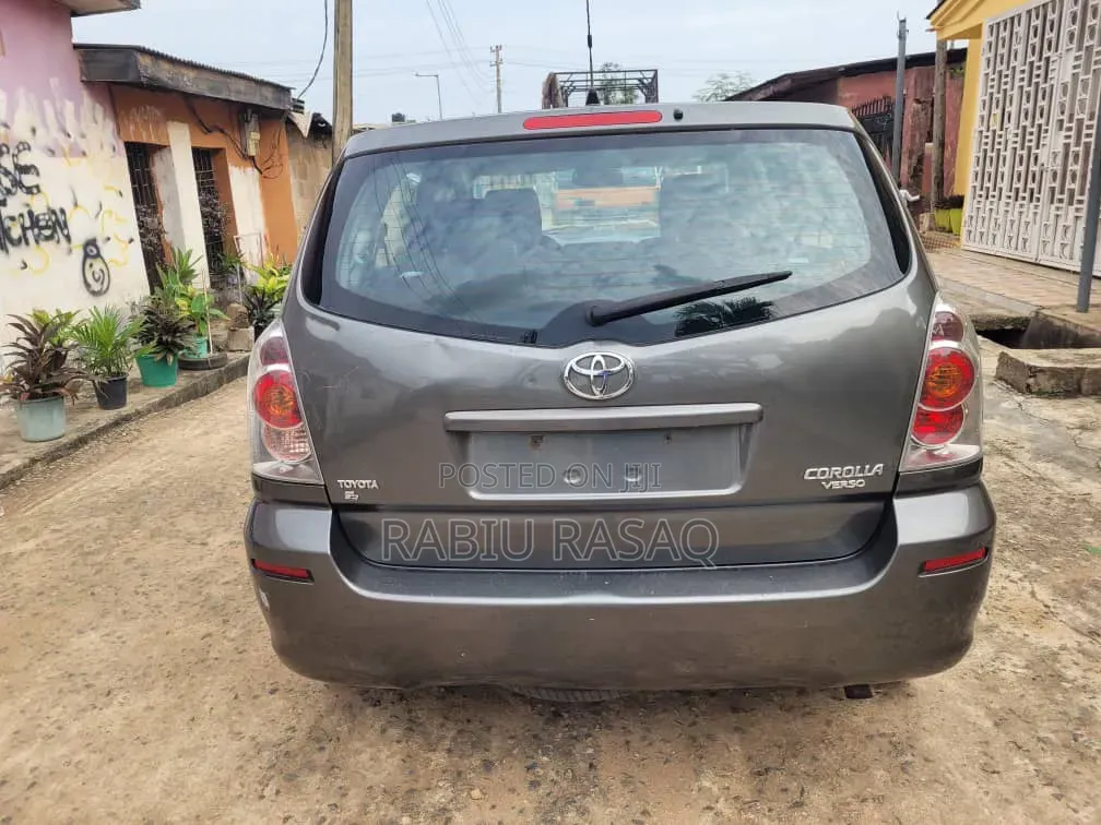 Toyota Corolla Verso 2008 Gray