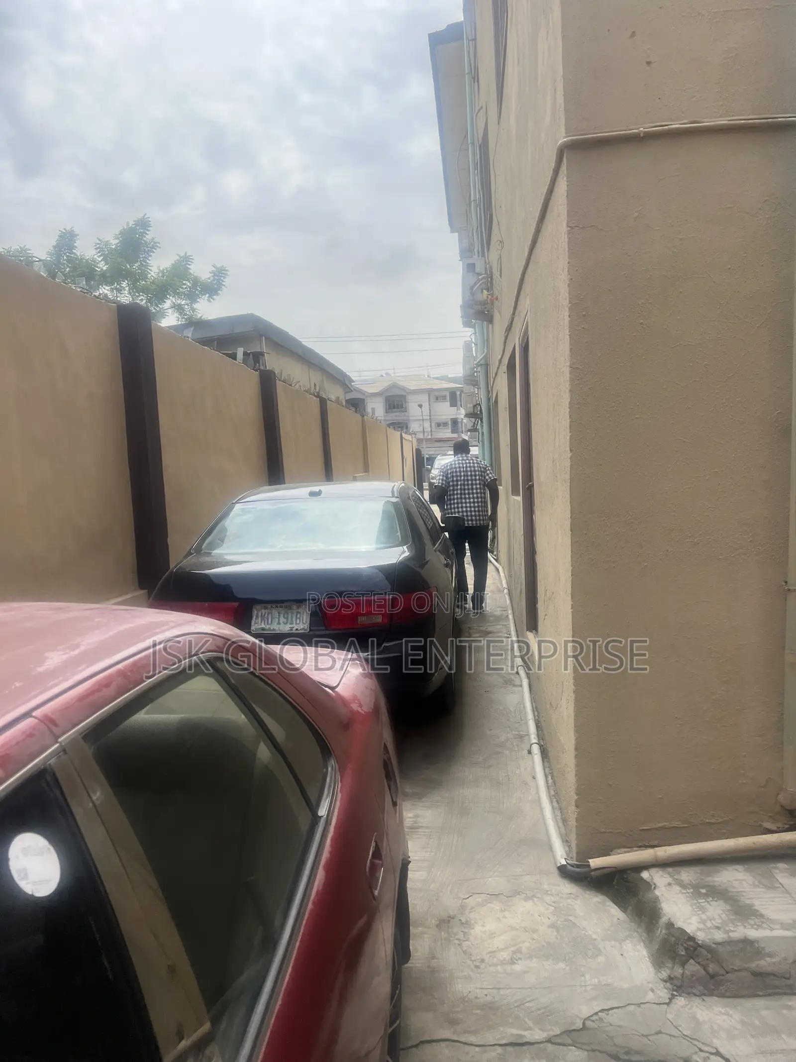 20bdrm Block of Flats in Ikeja for sale