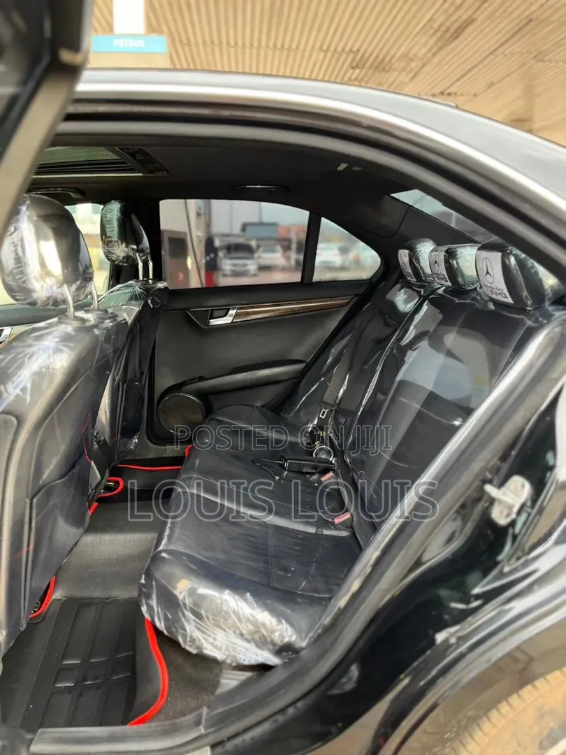 Mercedes-Benz C300 2010 Black