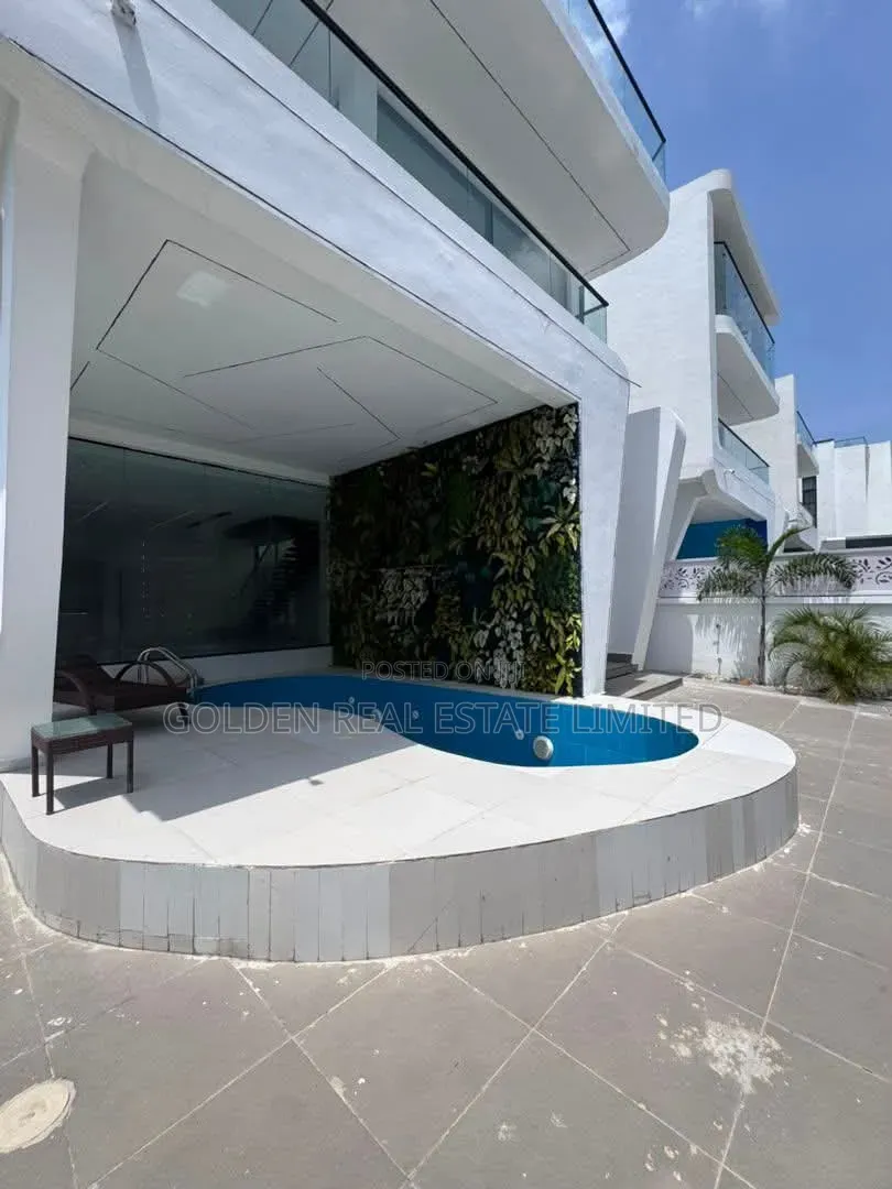 5bdrm Duplex in Chevron for sale