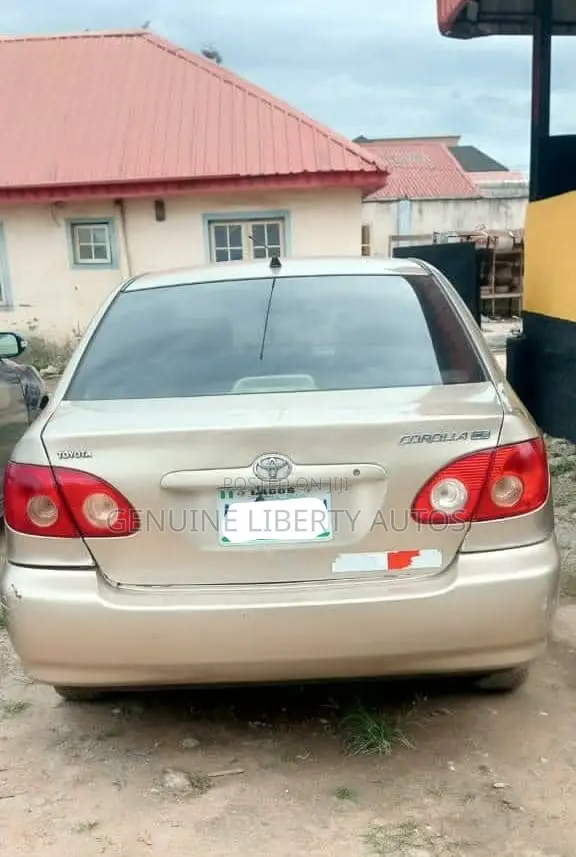 Toyota Corolla 2007 Gold