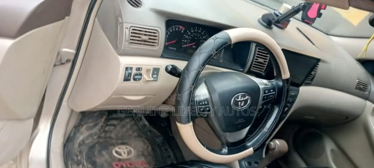 Toyota Corolla 2007 Gold