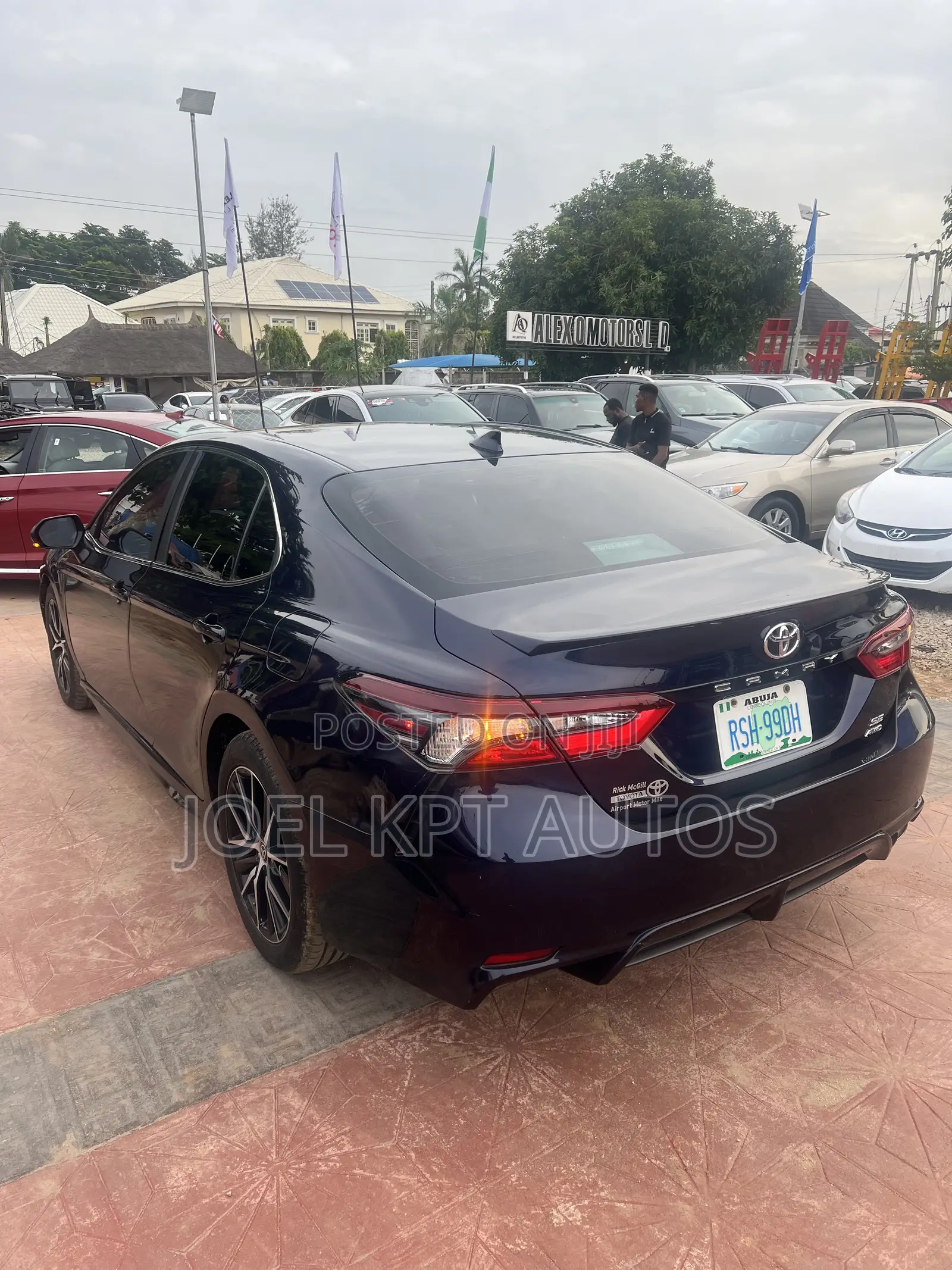 Toyota Camry 2021 Blue