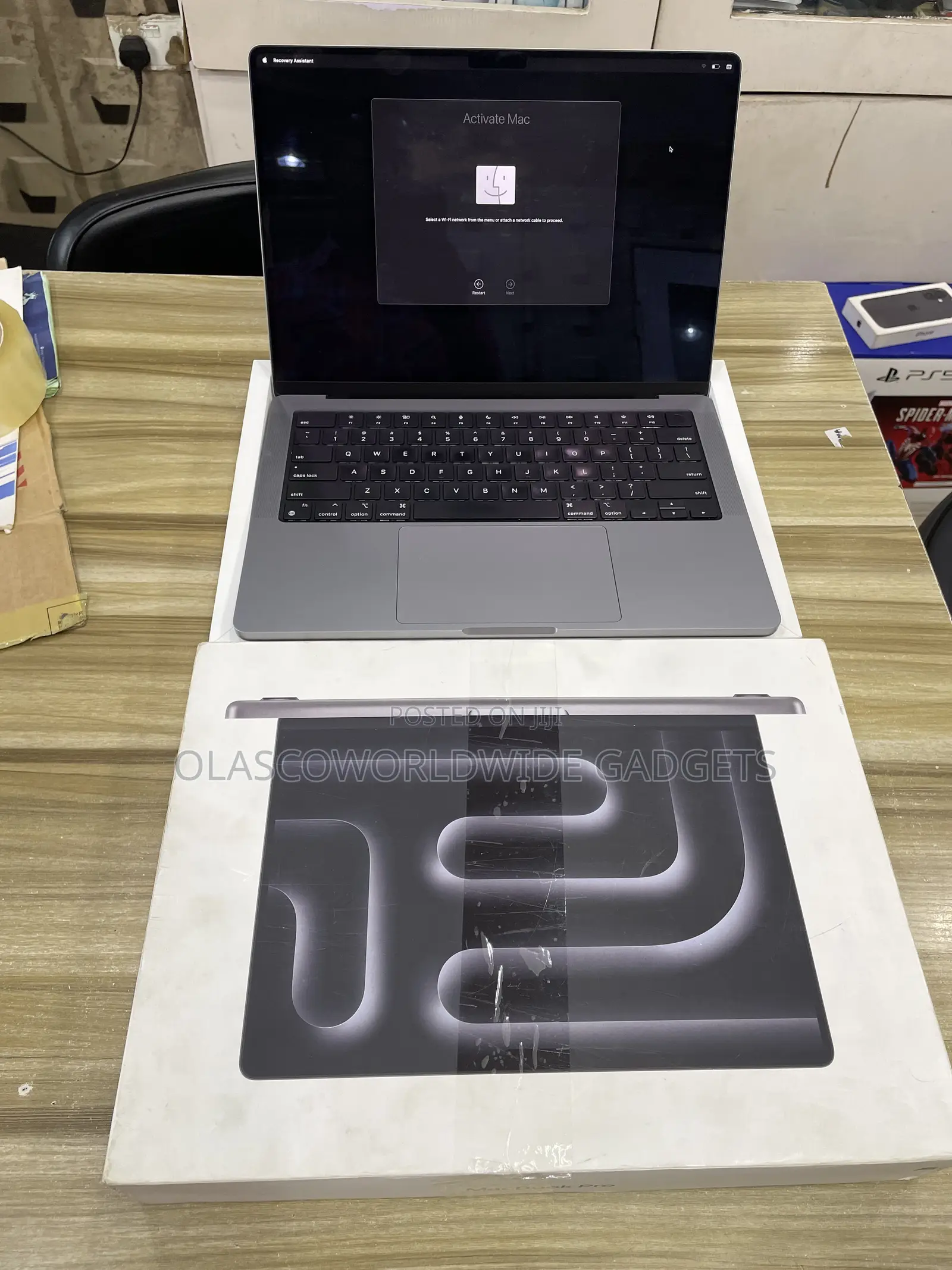 New Laptop Apple MacBook Pro 2023 M3 8GB Apple M3 SSHD (Hybrid) 512GB
