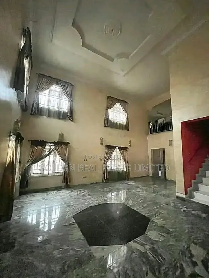 6bdrm Duplex in Rukpokwu for sale