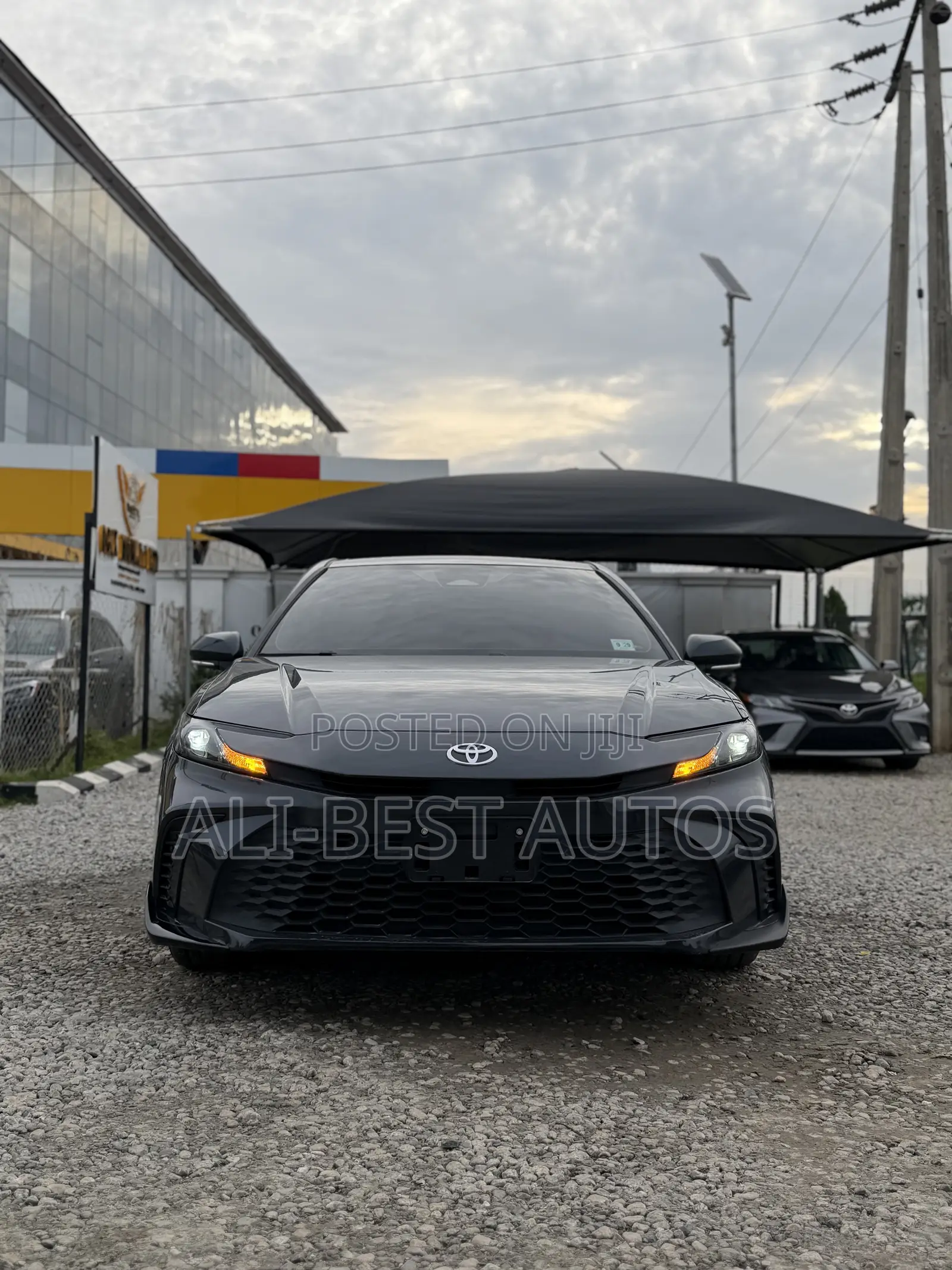 Toyota Camry SE 2025 Gray
