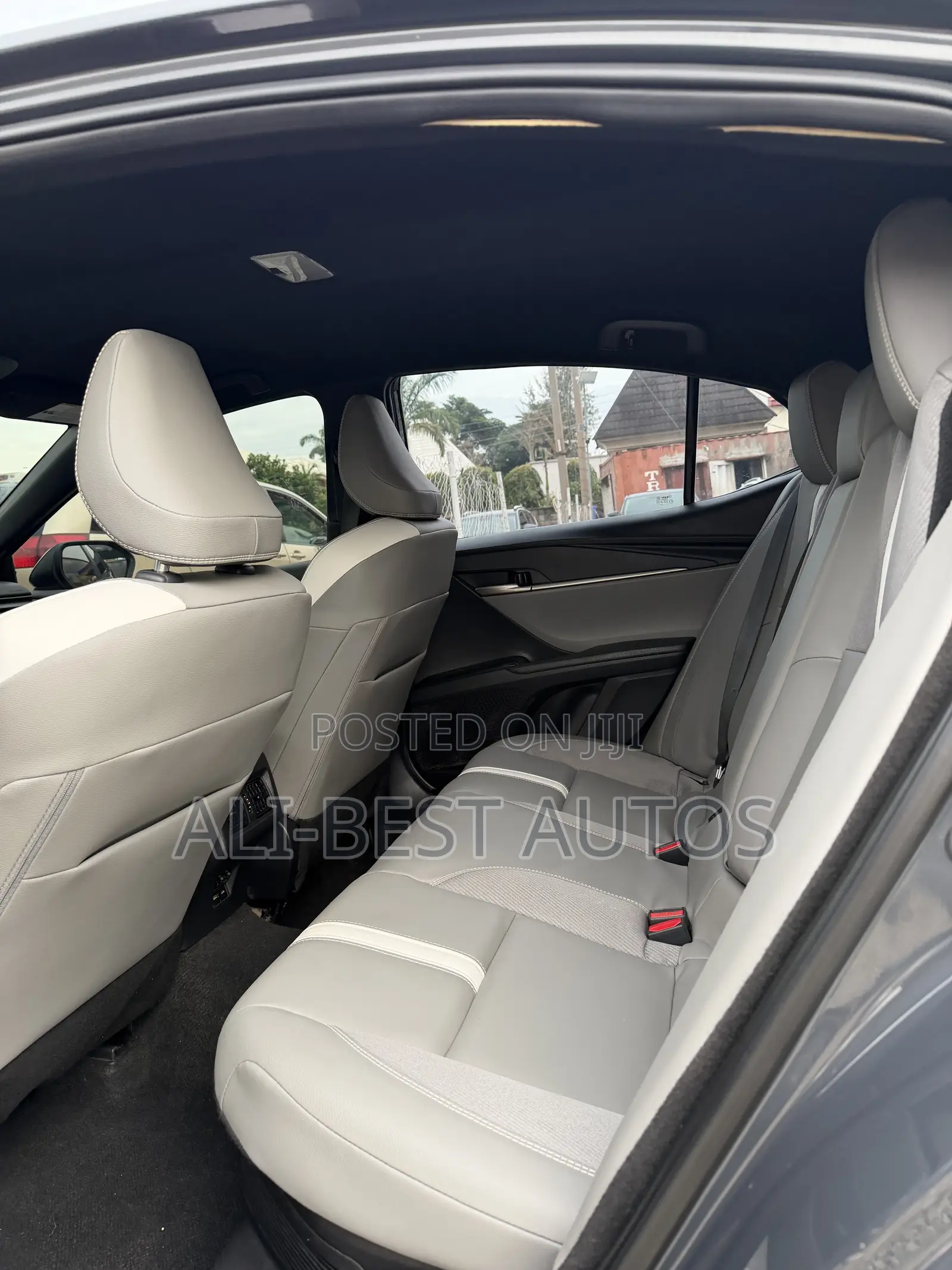 Toyota Camry SE 2025 Gray