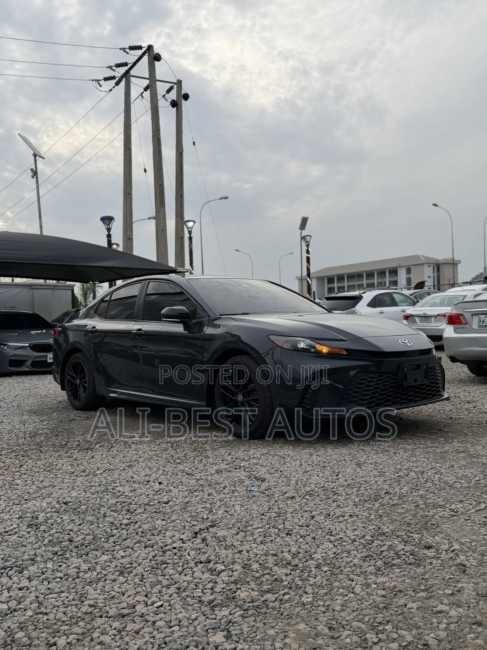 Toyota Camry SE 2025 Gray