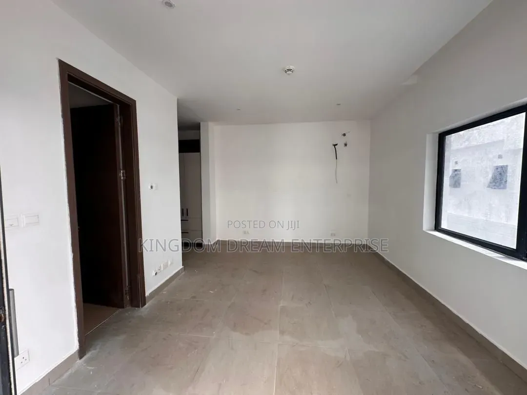 3bdrm Apartment in Prime Water Garden, Ikate for sale