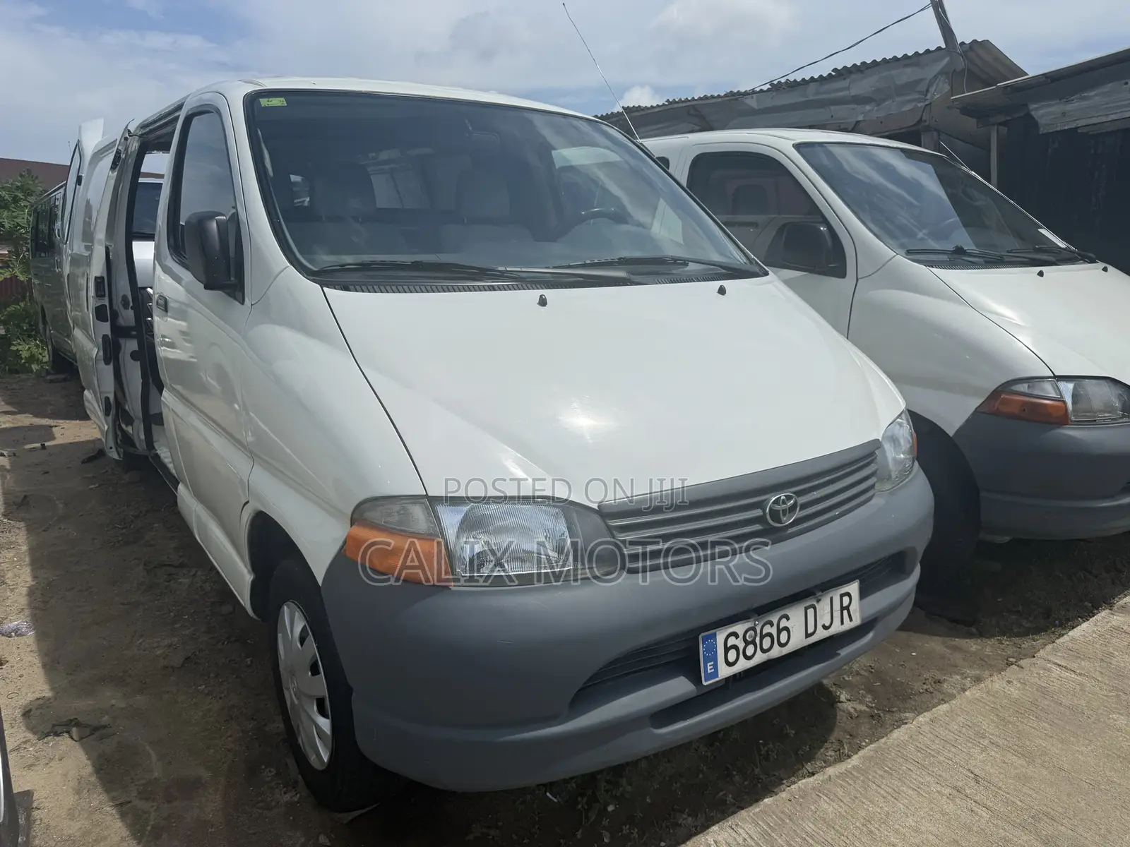Toyota HiAce 2007 White