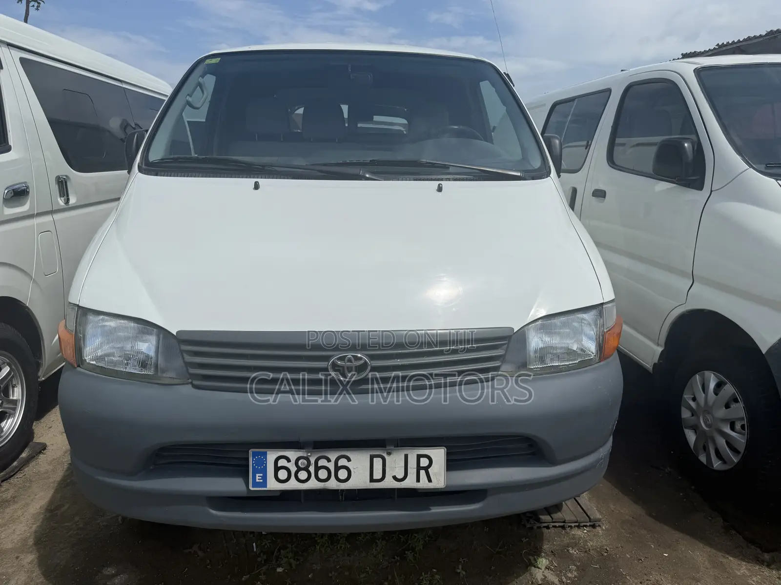Toyota HiAce 2007 White