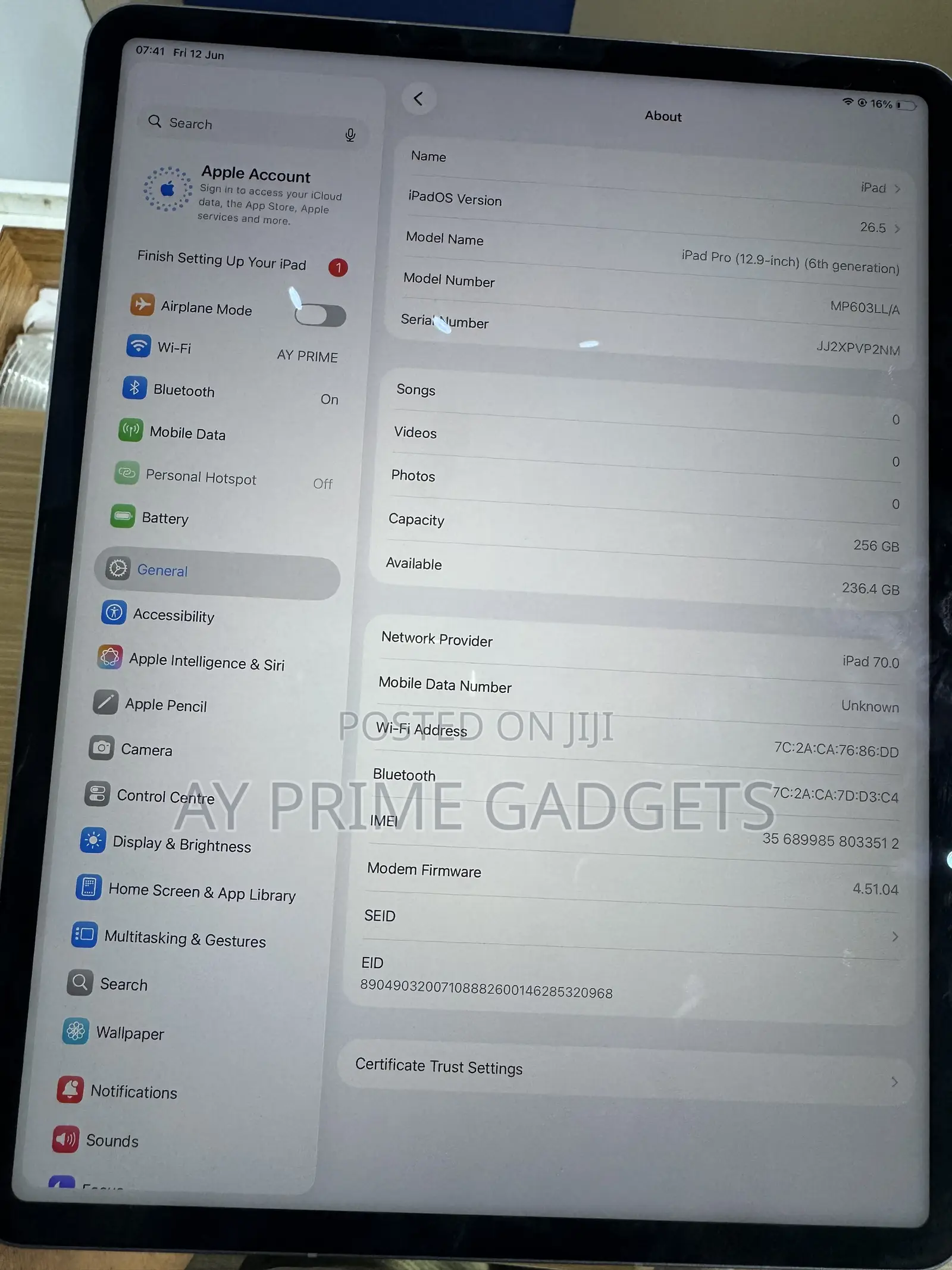 Apple iPad Pro 12.9 (2022) 256 GB Gray