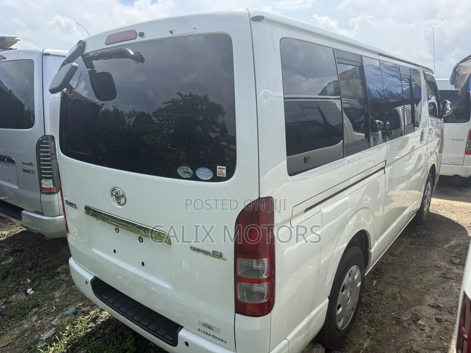 Toyota HiAce 2012 White
