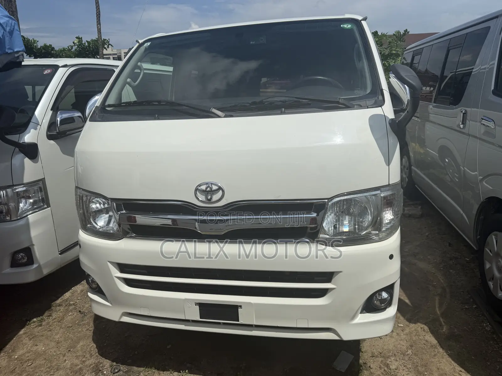 Toyota HiAce 2012 White