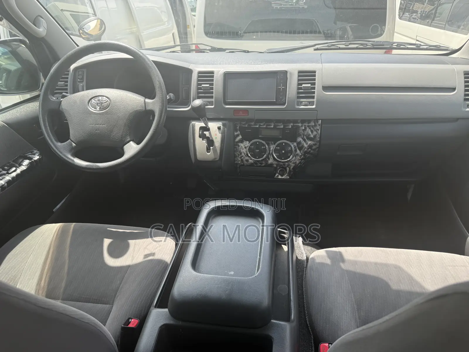 Toyota HiAce 2012 White