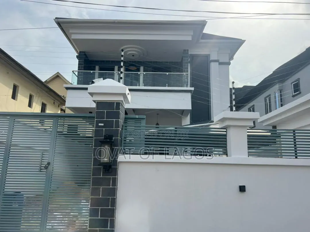 5bdrm Duplex in Chevron for rent