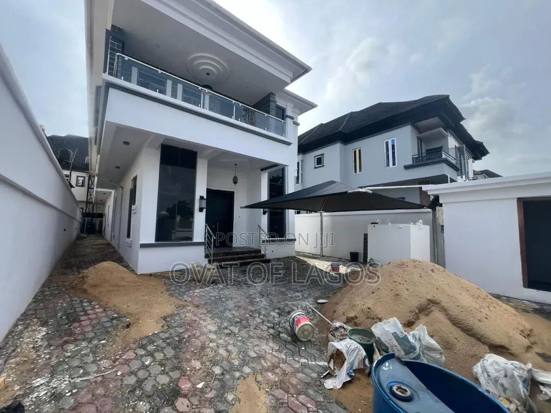 5bdrm Duplex in Chevron for rent