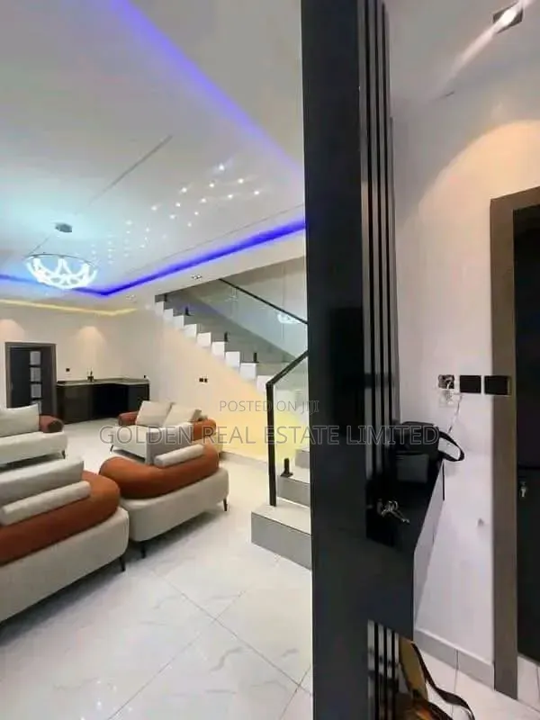 Furnished 3bdrm Duplex in Shell Location for sale
