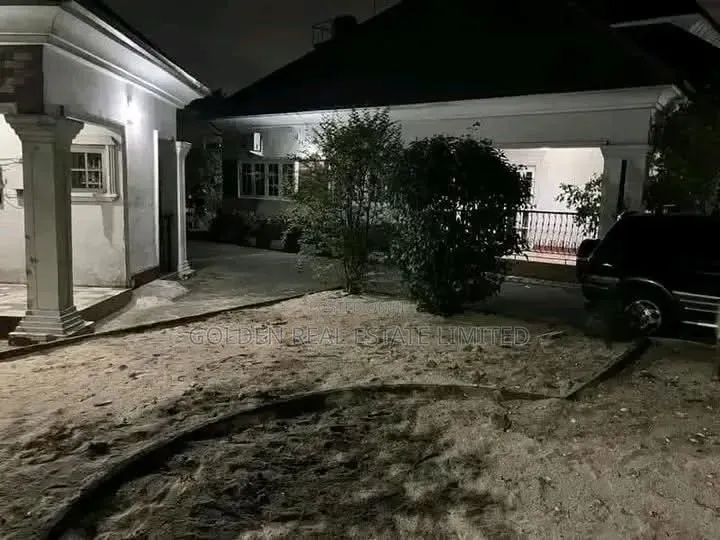 3bdrm Bungalow in Eneka for sale